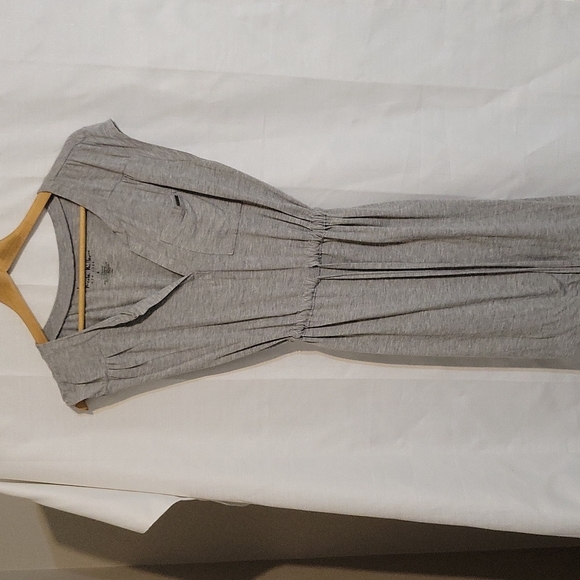 Nicole Miller Dresses & Skirts - Nicole Miller Grey lightweight t shirt dress Women's small